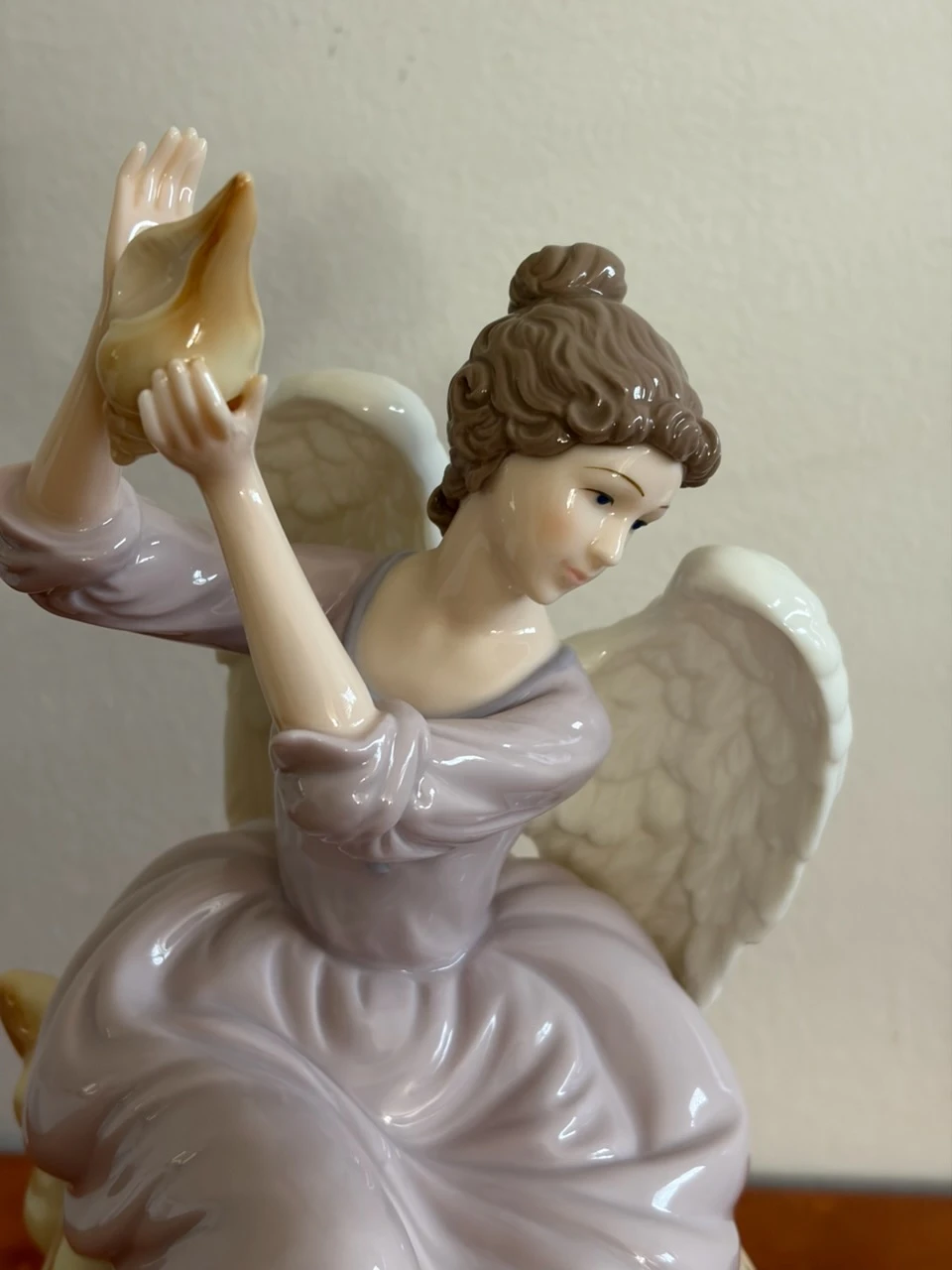 Porcelain Angel Figurine - photo 4