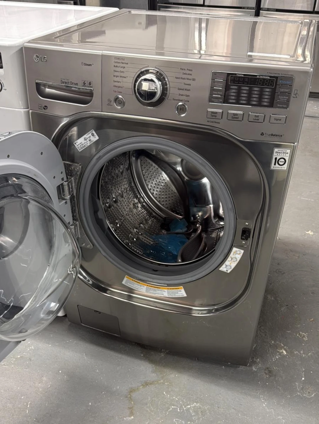 LG front load Stainless steel washing machine - photo 2