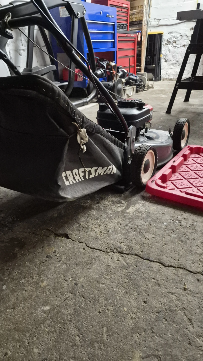 Craftsman 4.5 HP Push Mower - photo 3