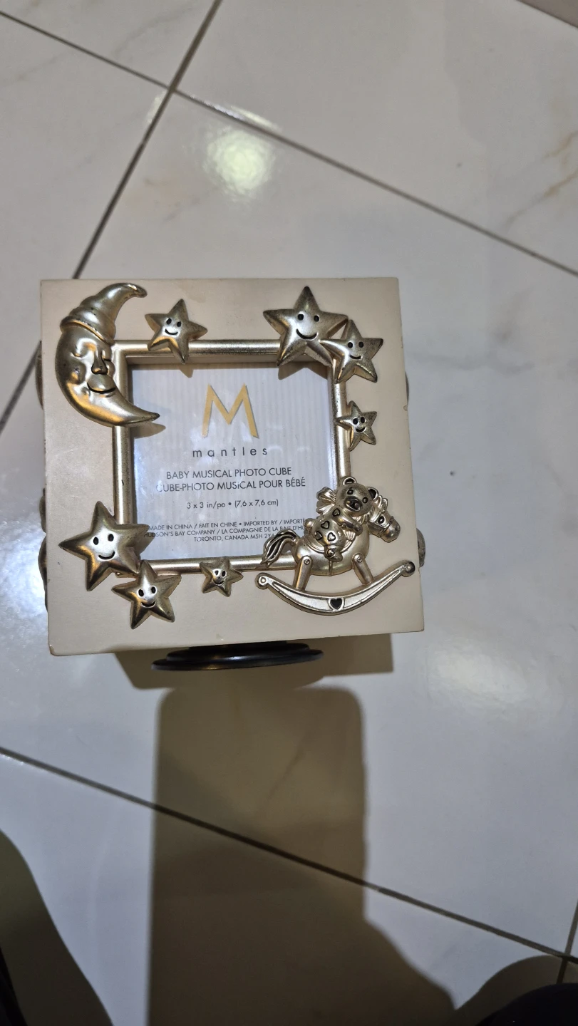Mantles Baby Musical Photo Cube - photo 4
