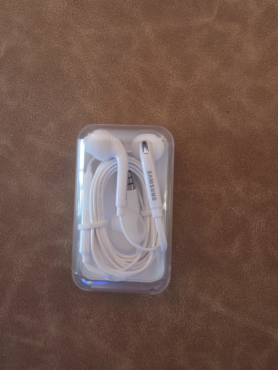 Samsung White Earbuds