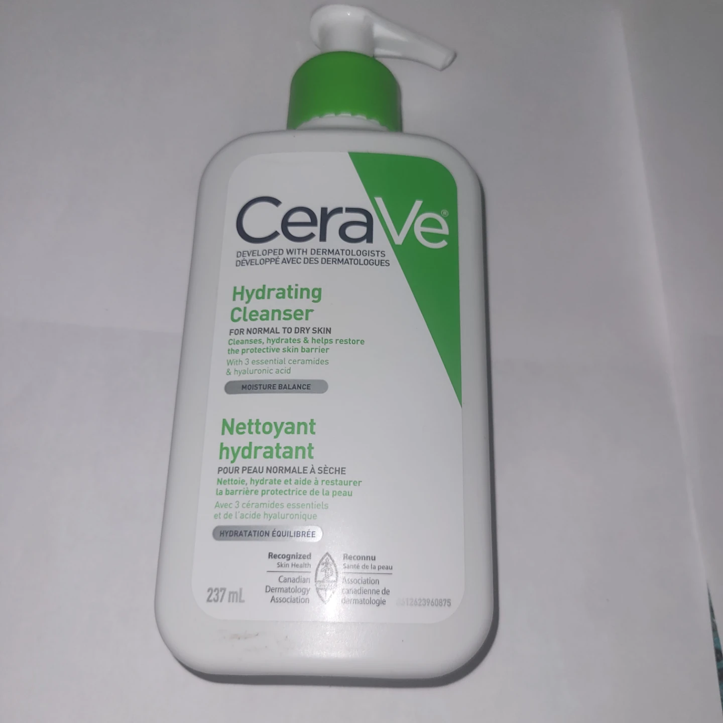 CeraVe Hydrating Cleanser for Normal to Dry Skin 237 mL