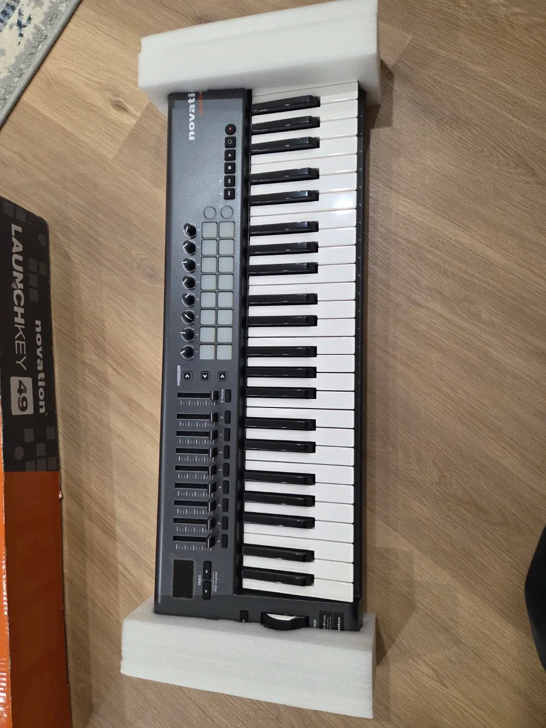 Novation Launchkey 49 MIDI Controller Keyboard - photo 3