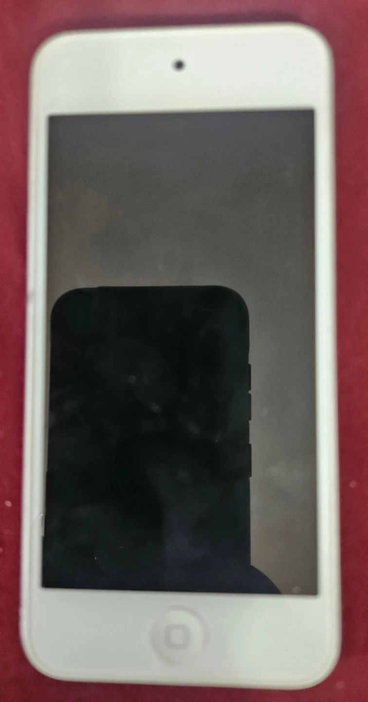Apple iPod Touch 5th Gen 32GB Silver MD720C/A