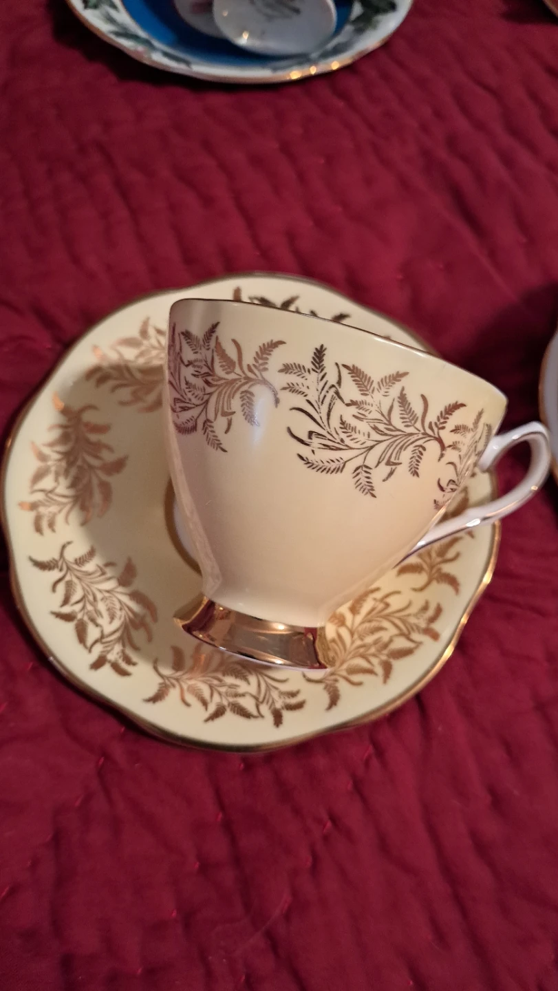 Set of 6 Vintage Teacups and Saucers - photo 2