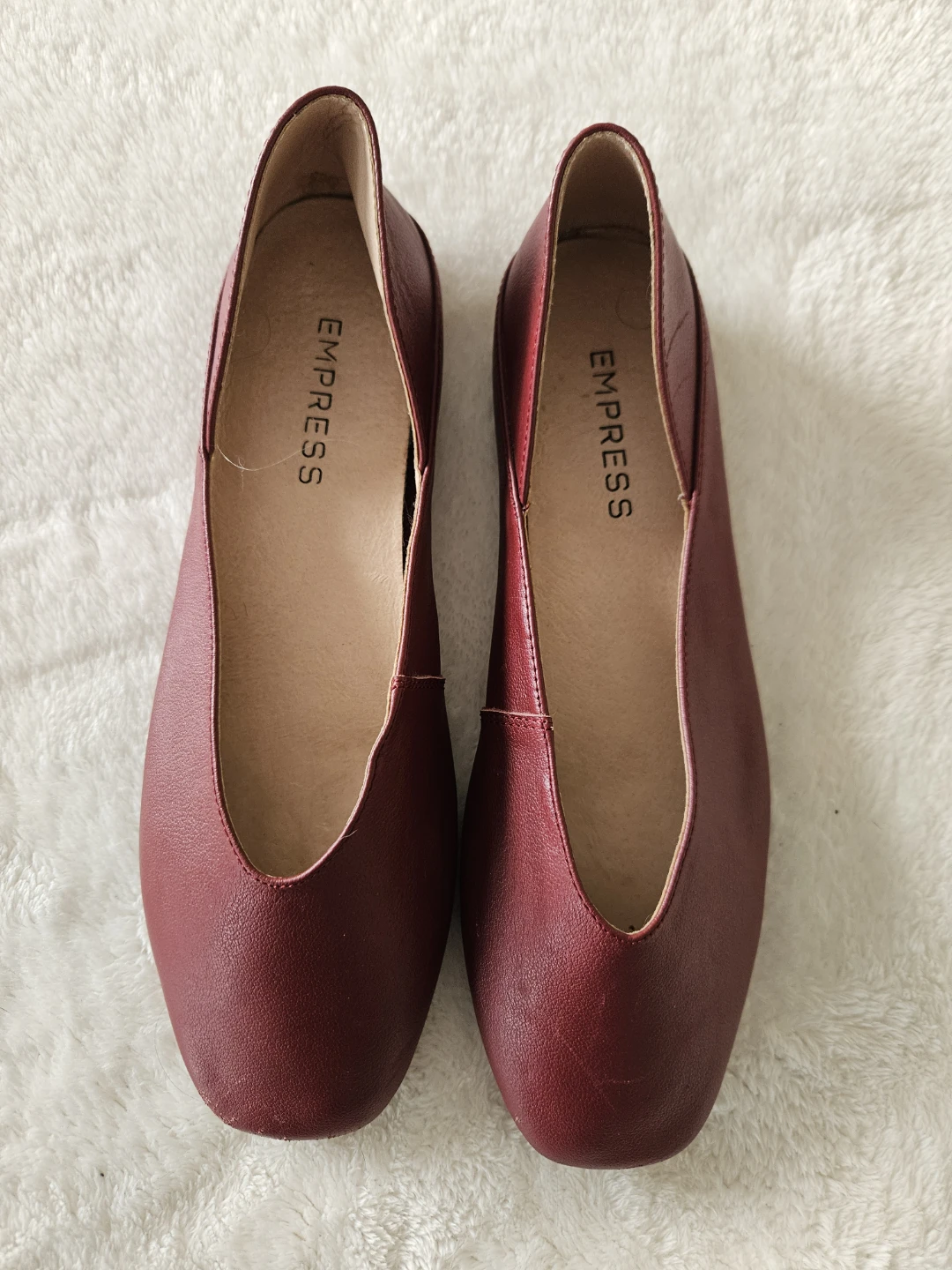 Empress Women's Red Flats Size 40