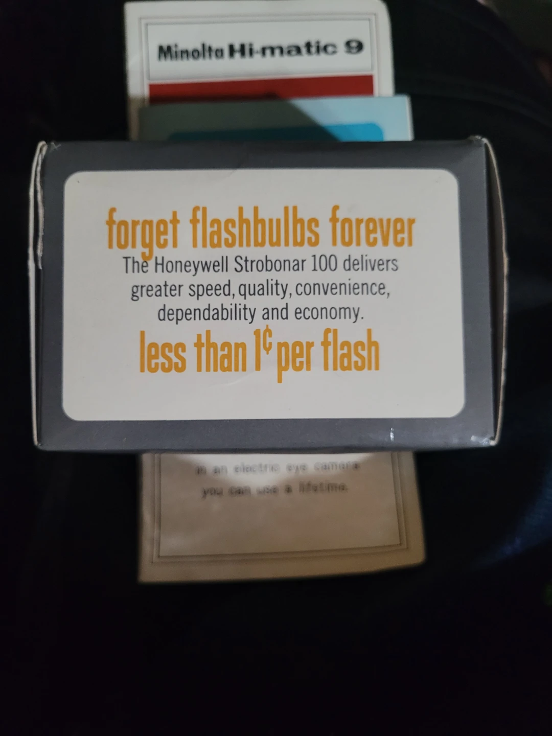 Minolta Hi-matic 9 Camera with Honeywell Strobonar 100 Flash - photo 3