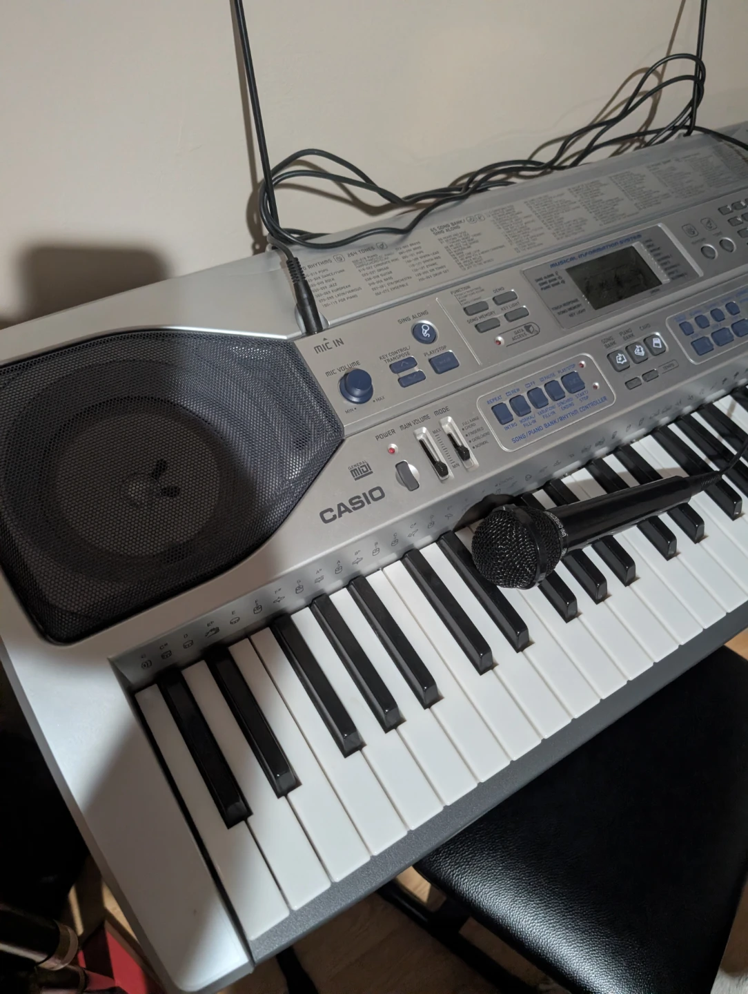 Casio Keyboard with Microphone and Stool - photo 2