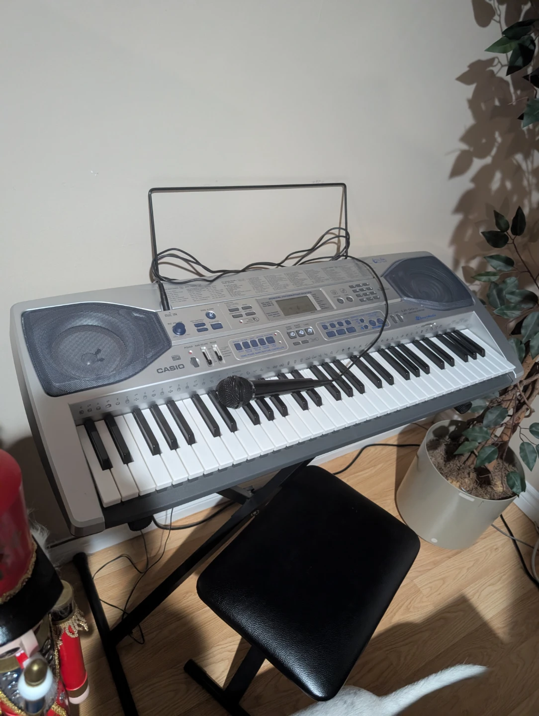 Casio Keyboard with Microphone and Stool - photo 3