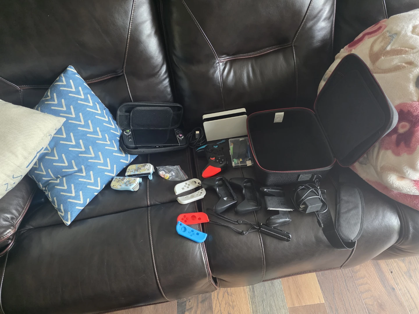 Nintendo Switch OLED Console with Accessories - photo 2