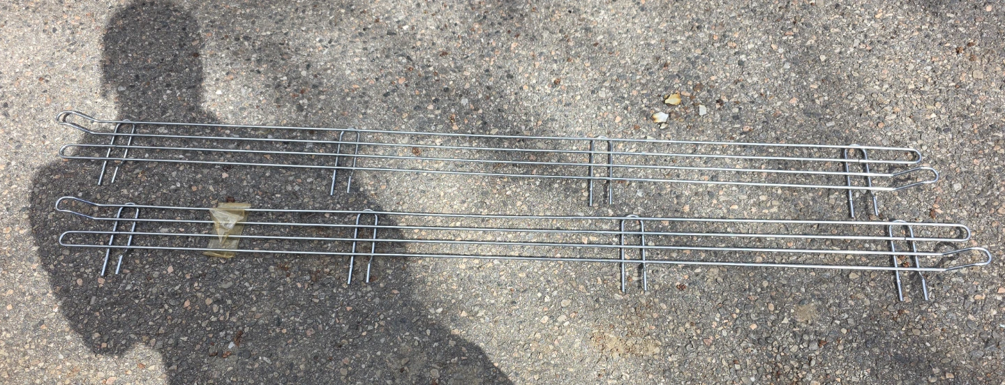 Set of 2 Metal Grilling Racks