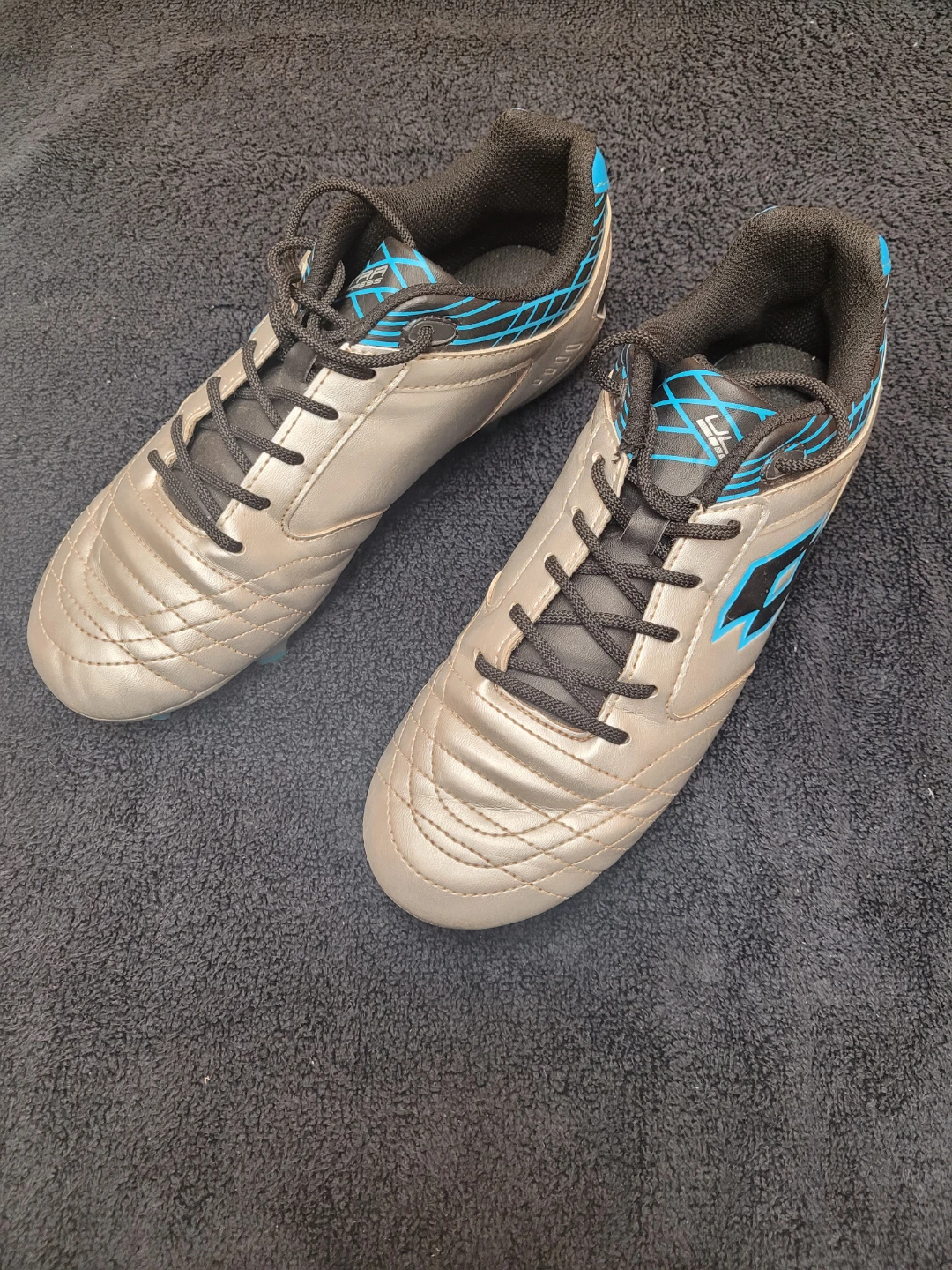 Umbro Soccer Cleats Size 6