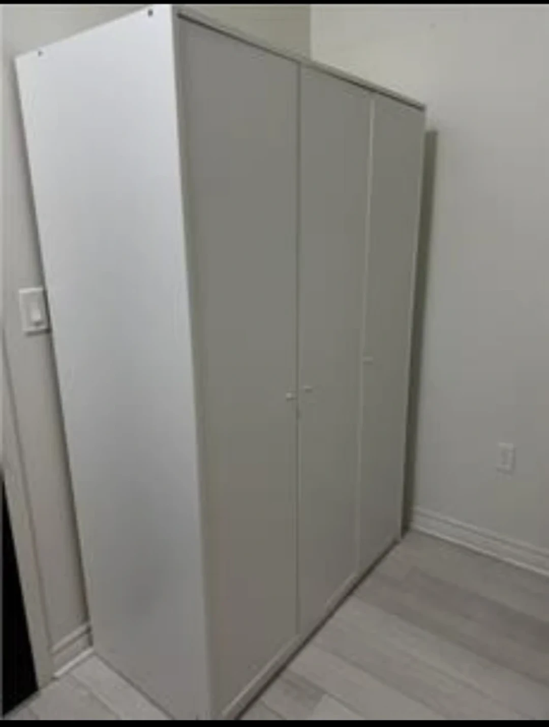White 3-Door Wardrobe with Hanging Rod