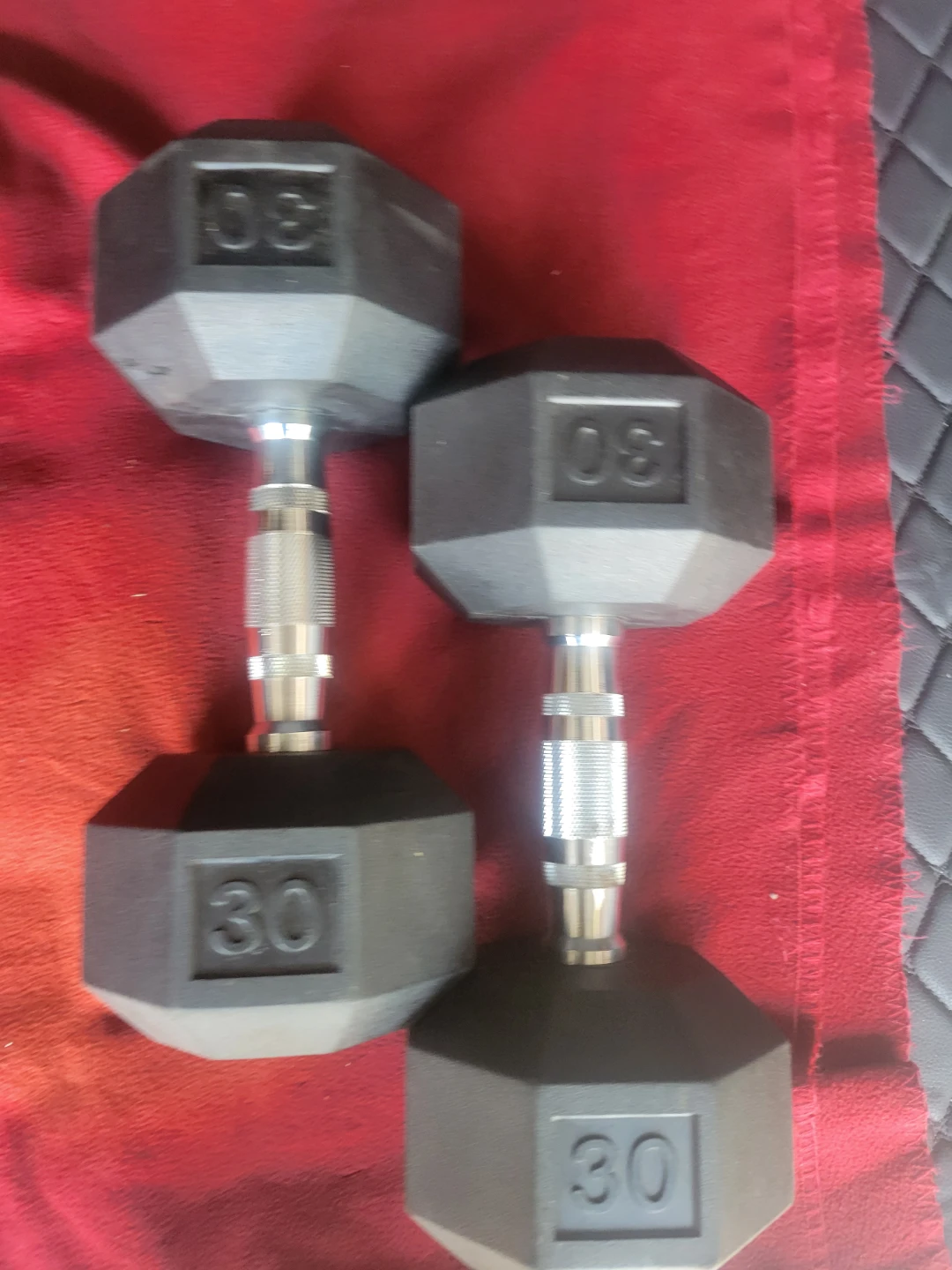 SET OF 30LB RUBBER COATED   HEXHEAD DUMBBELLS TOTAL 60LBs