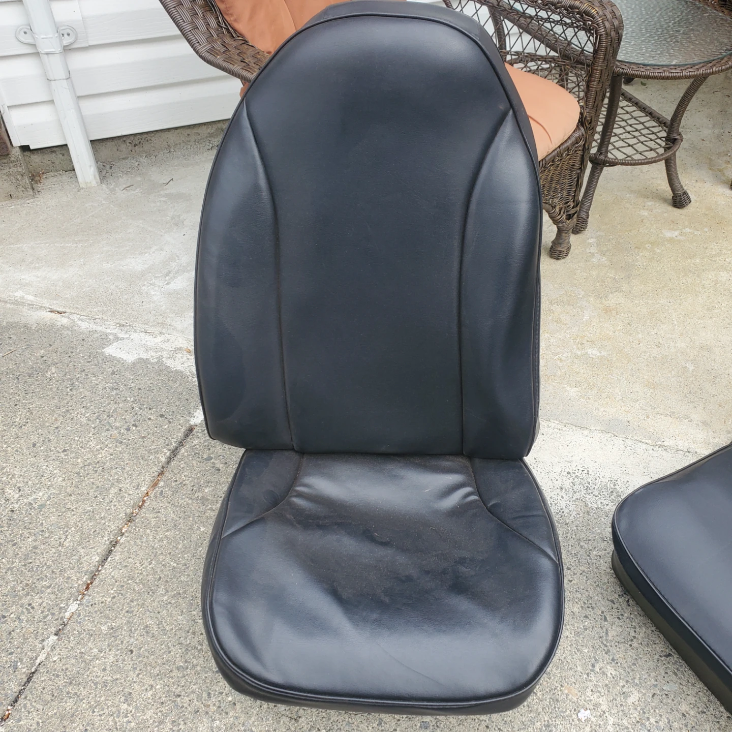 Black Vinyl Bucket Seats and Bench Seat 1980 from Melbourne - photo 5