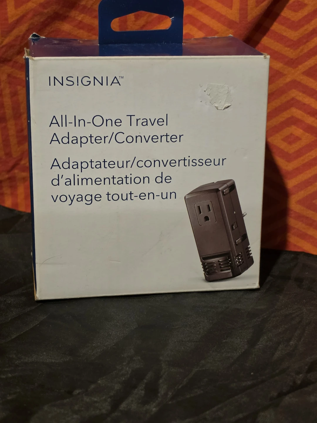Insignia All-In-One Travel Adapter/Converter
