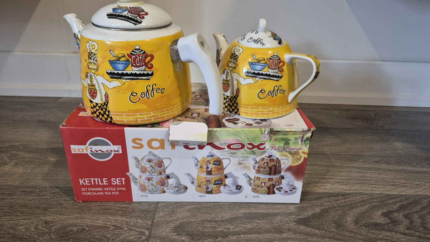 Safinox Enamel Kettle Set with Porcelain Tea Pot