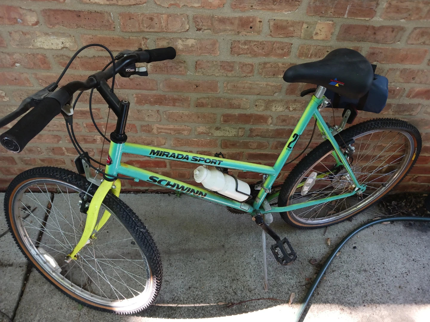 Schwinn Mirada Sport Mountain Bike