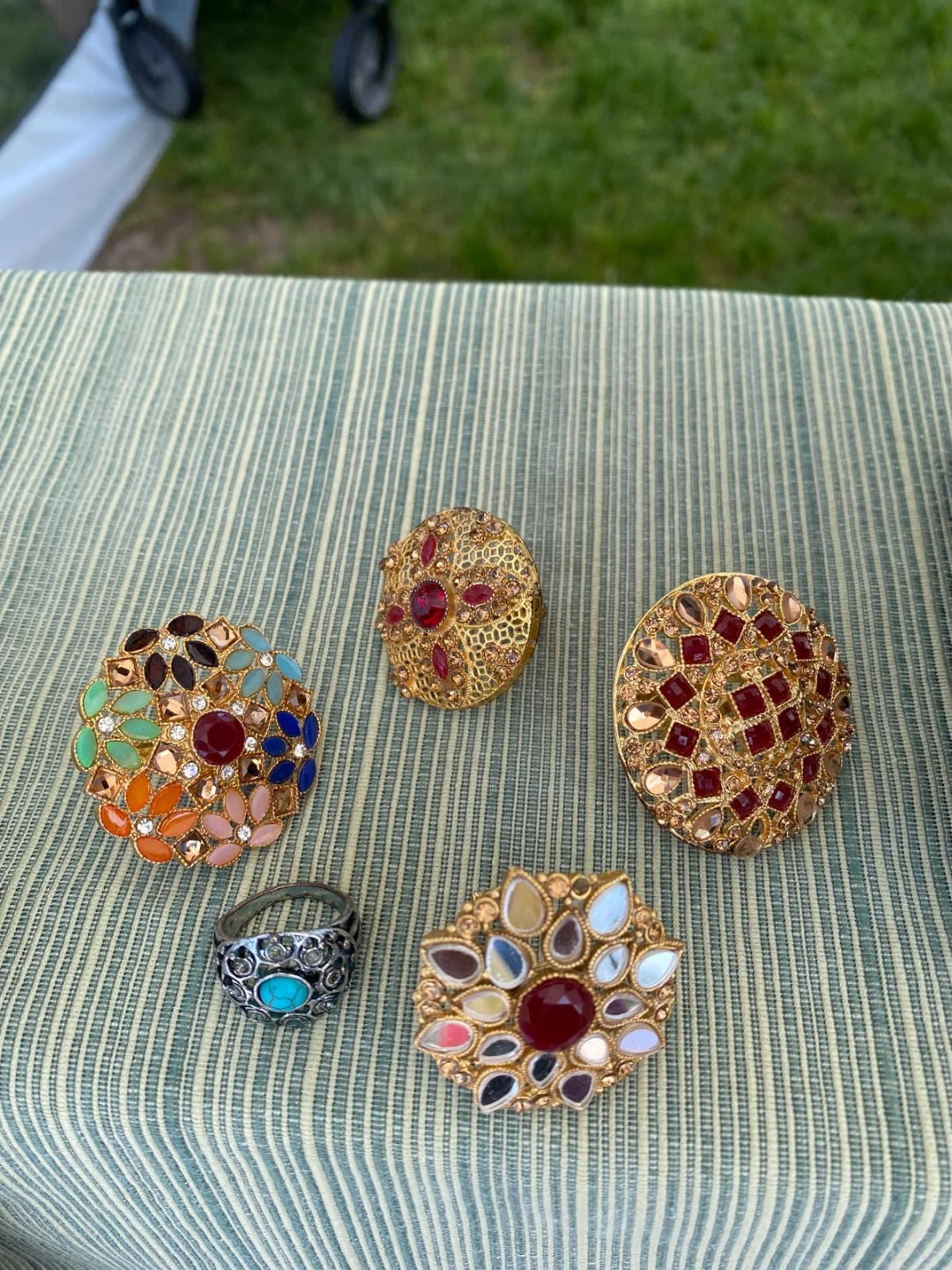 Assorted bangles and jewellery - photo 2