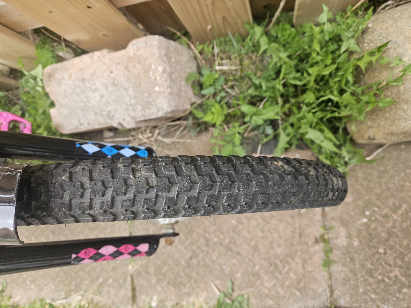 Kids Bikes 20 & 16 inch - Punctured Rear Tires - photo 4
