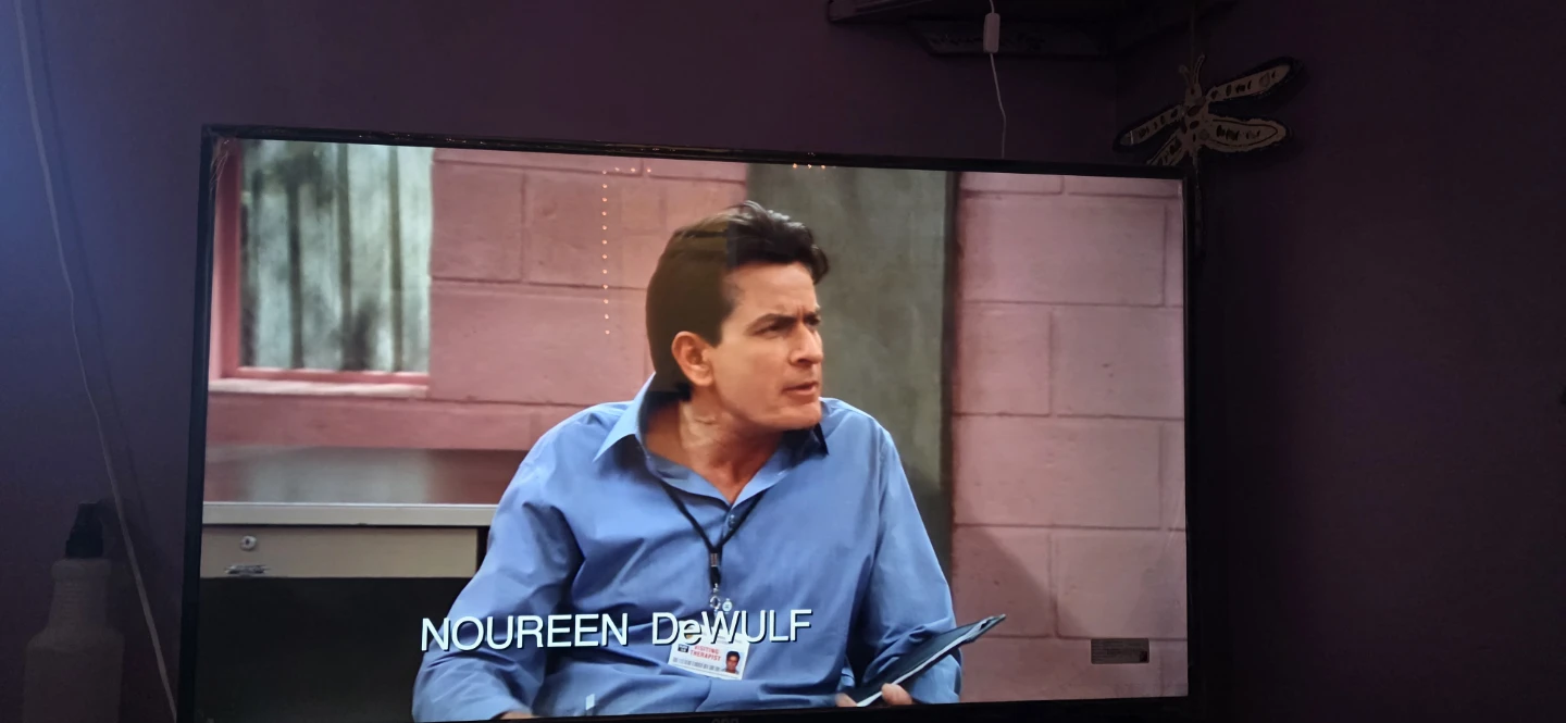 ONN Roku TV - photo 4