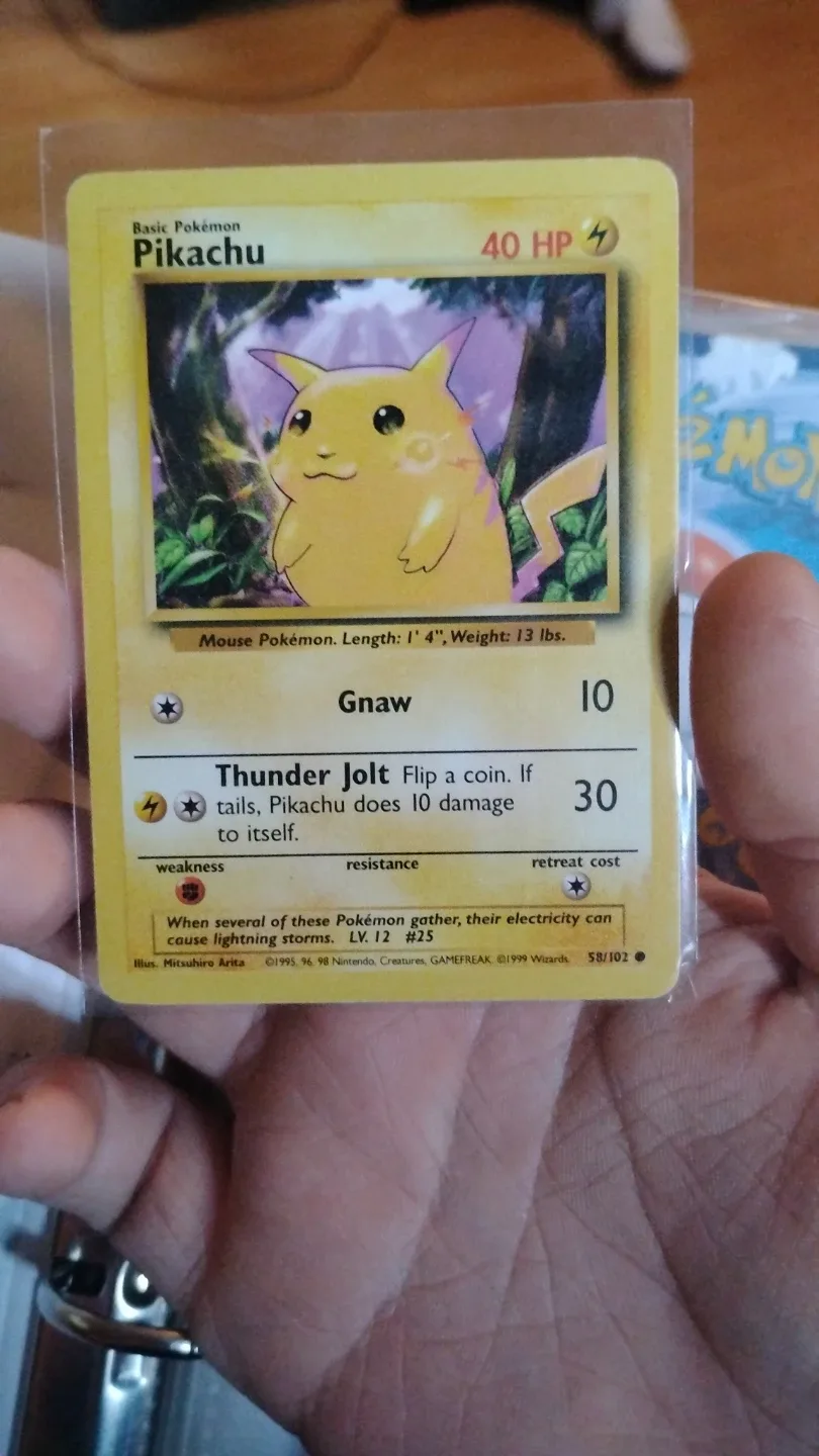 Pokemon Pikachu Base Set Card