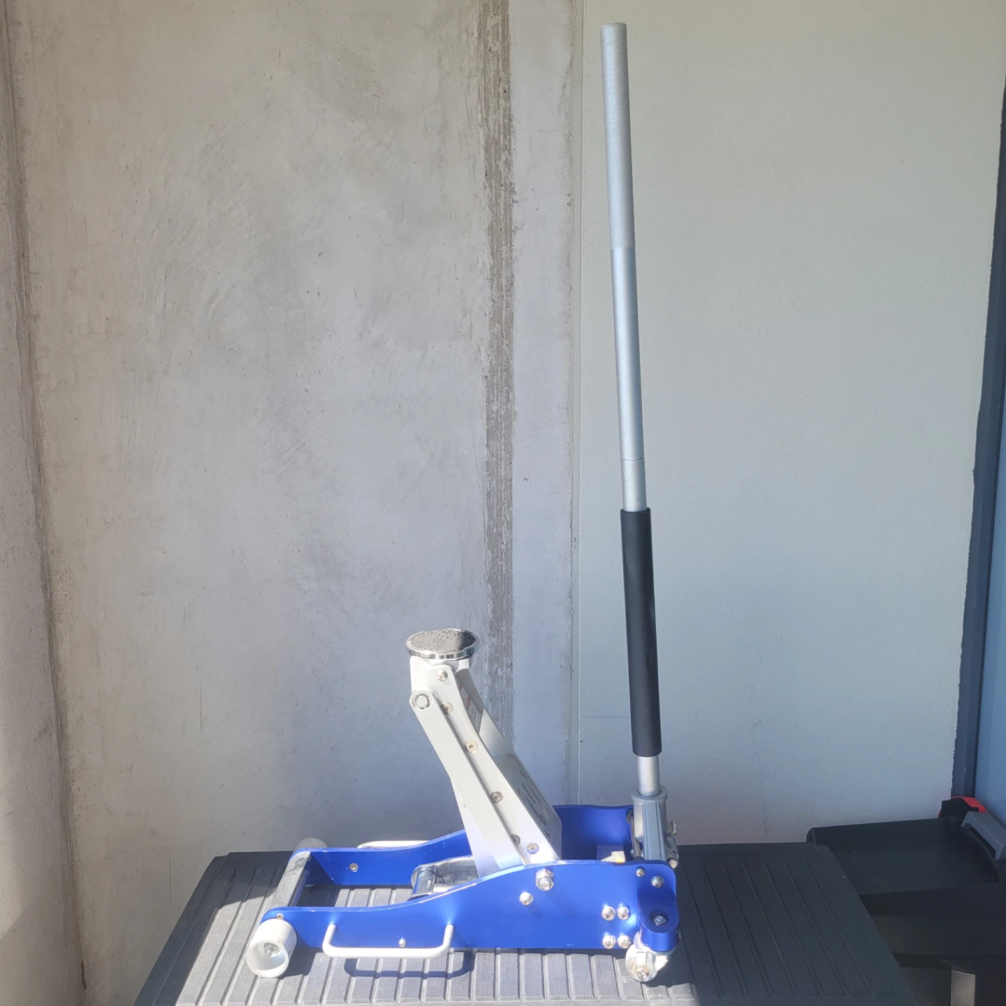 Powerfist 2-1/2 Ton Aluminum/Steel Floor Jack - photo 4