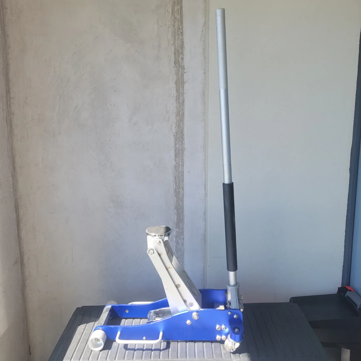 Powerfist 2-1/2 Ton Aluminum/Steel Floor Jack - photo 4