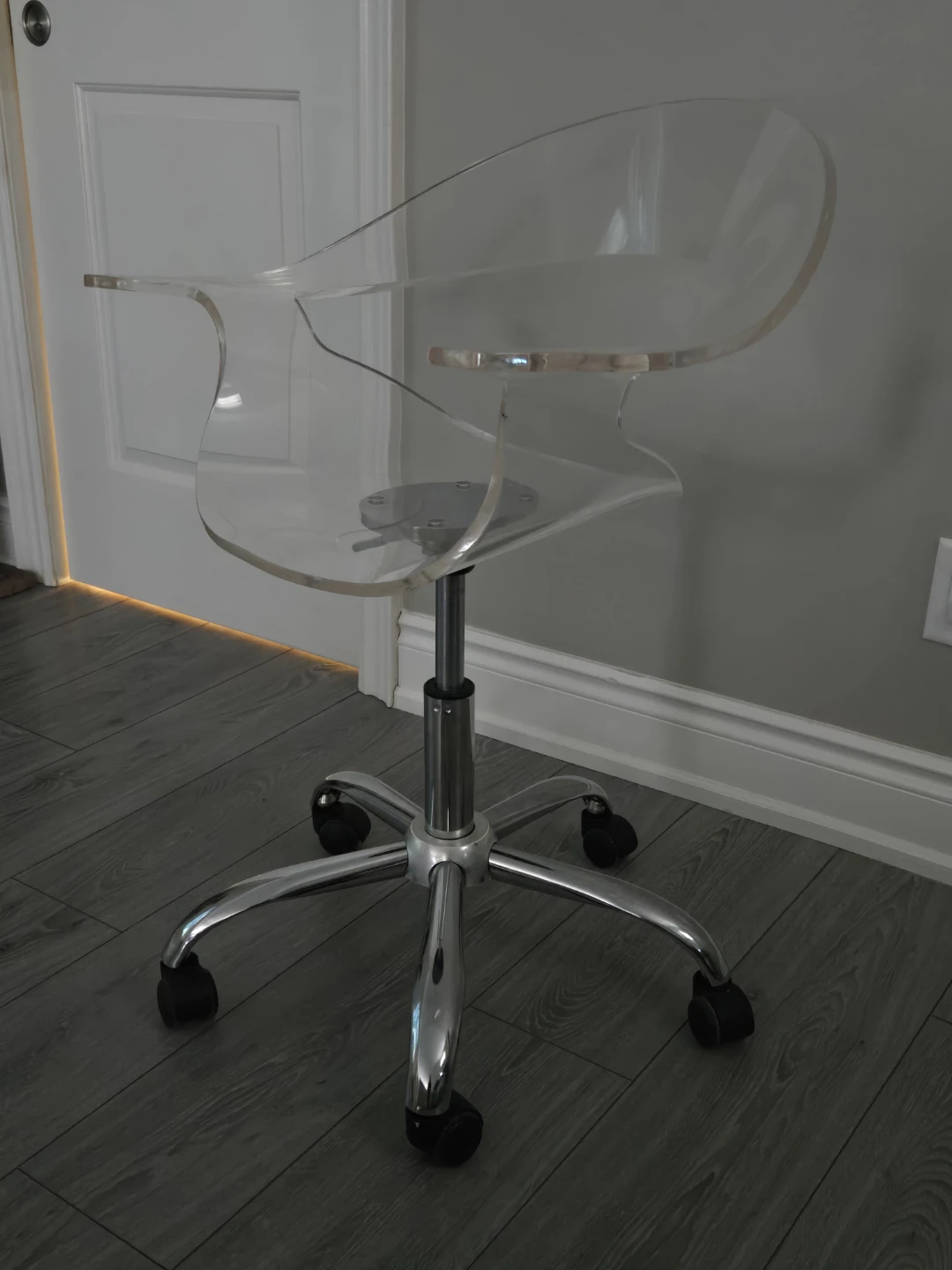 Clear Acrylic Swivel Office Chair - photo 5