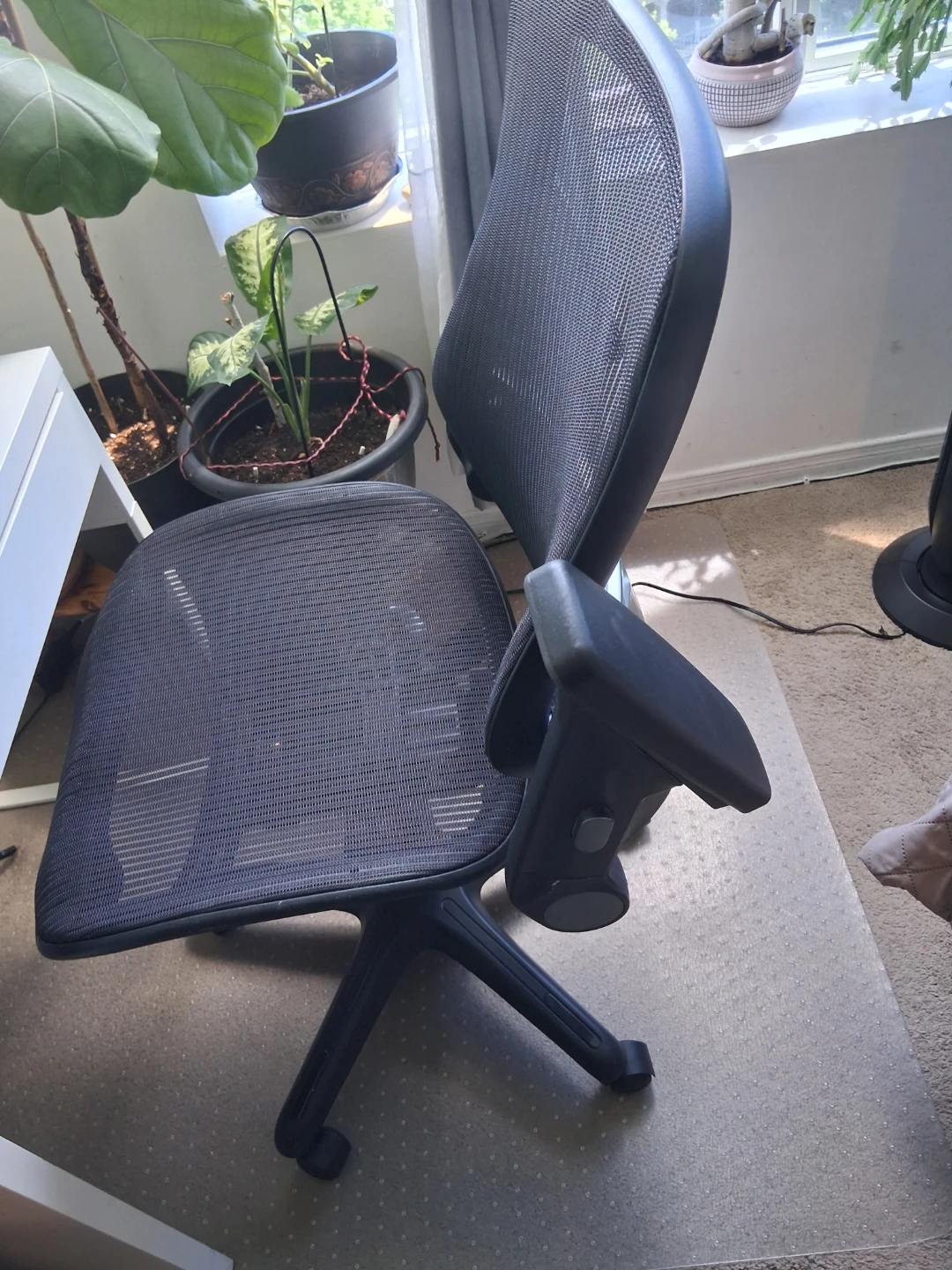 Ergonomic Office Chair - Black Mesh - photo 2