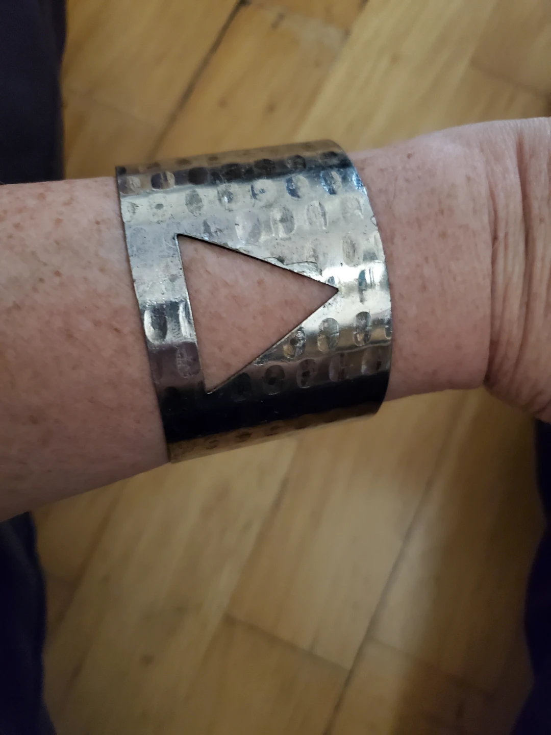 Silver tone cuff bracelet with geometric cutout - photo 3