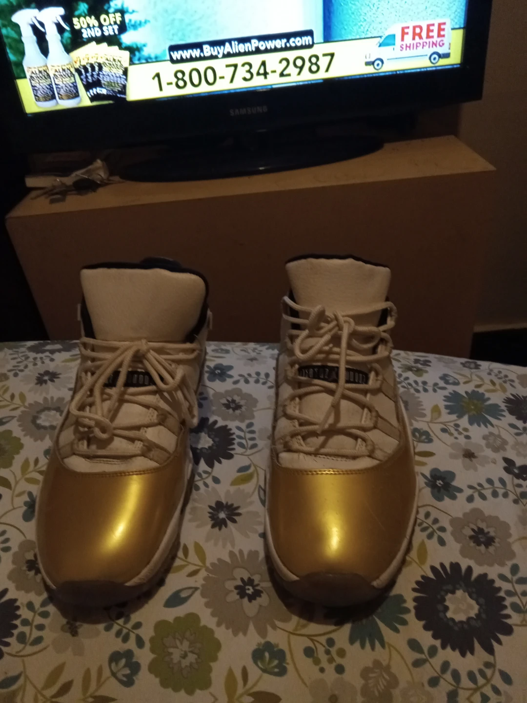 Air Jordan 11 Retro Low Gold