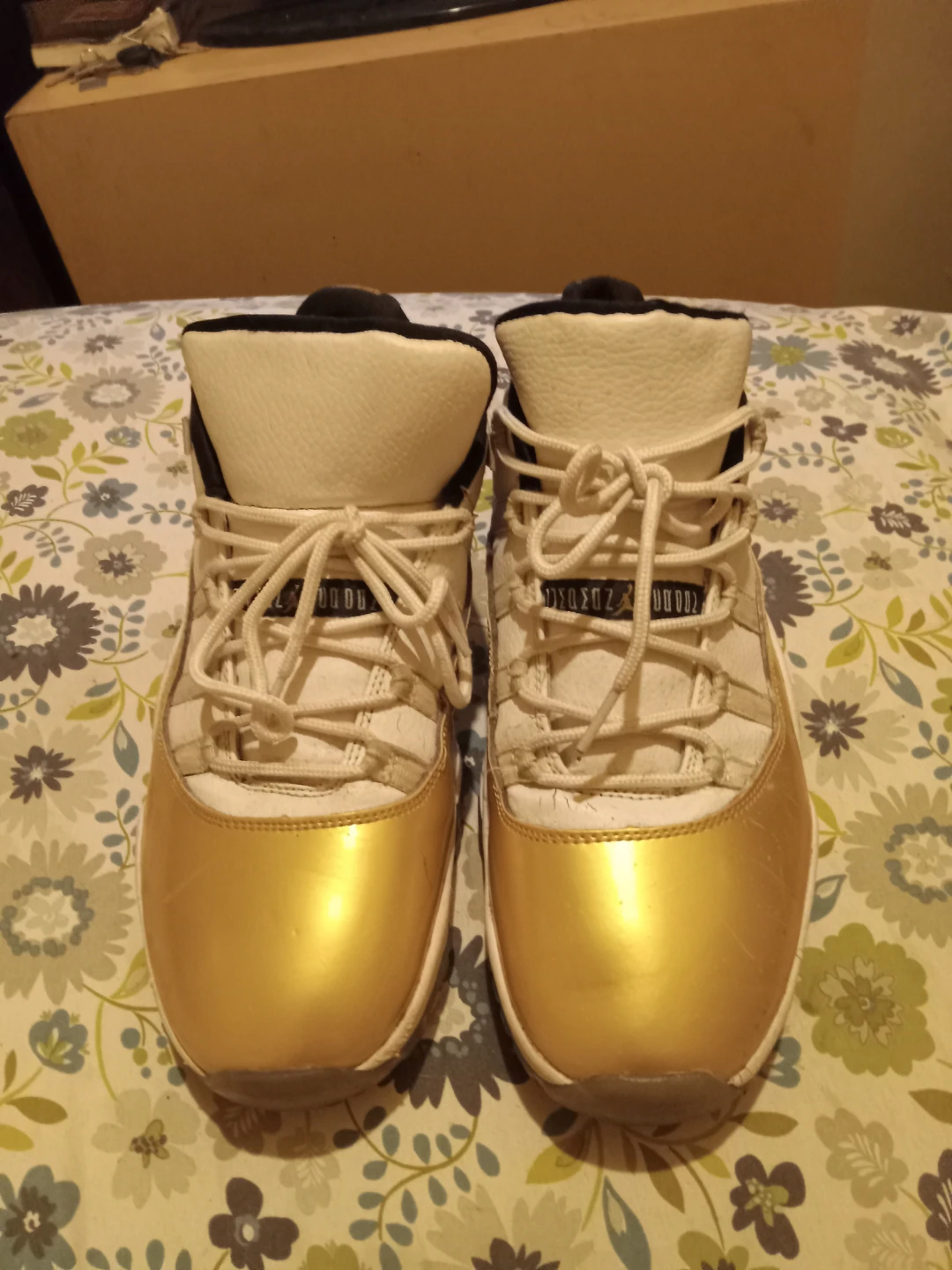 Air Jordan 11 Retro Low Gold - photo 2