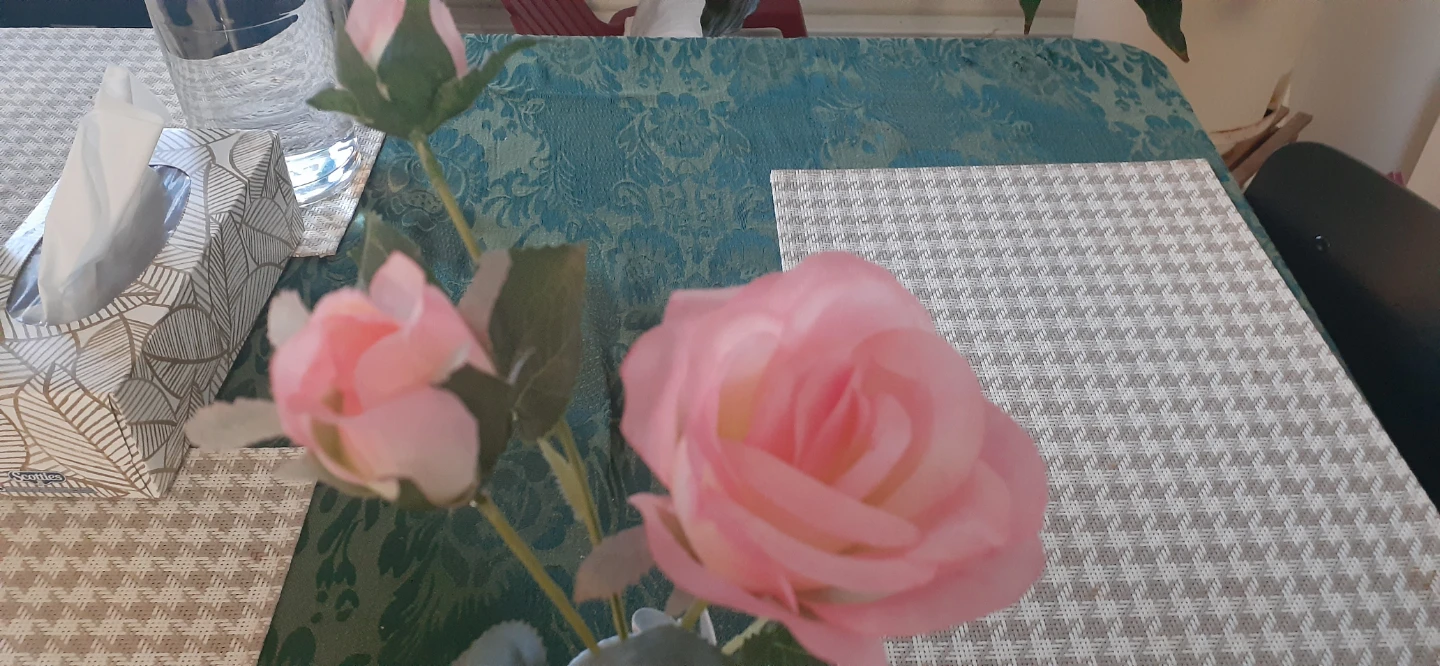 Pink artificial rose in small decorative vase - photo 2