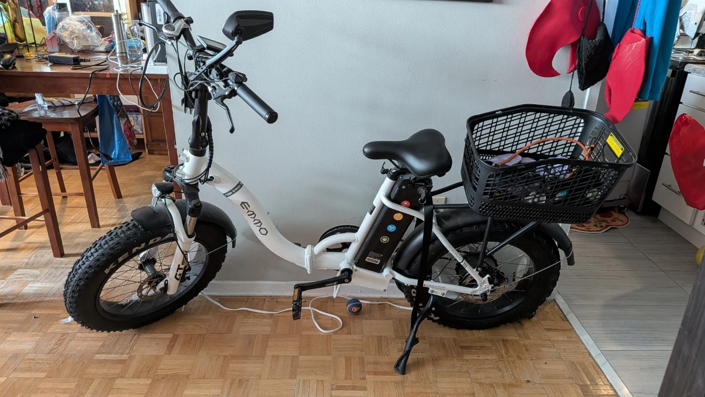 Like-New White EMMO Foldable Fat Tire E-Bike