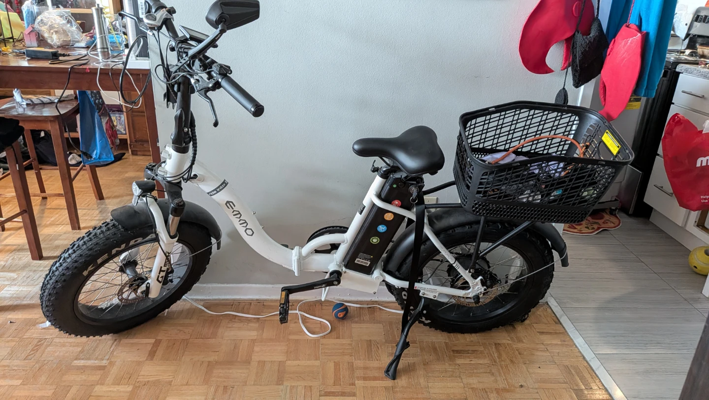 Like-New White EMMO Foldable Fat Tire E-Bike - photo 2