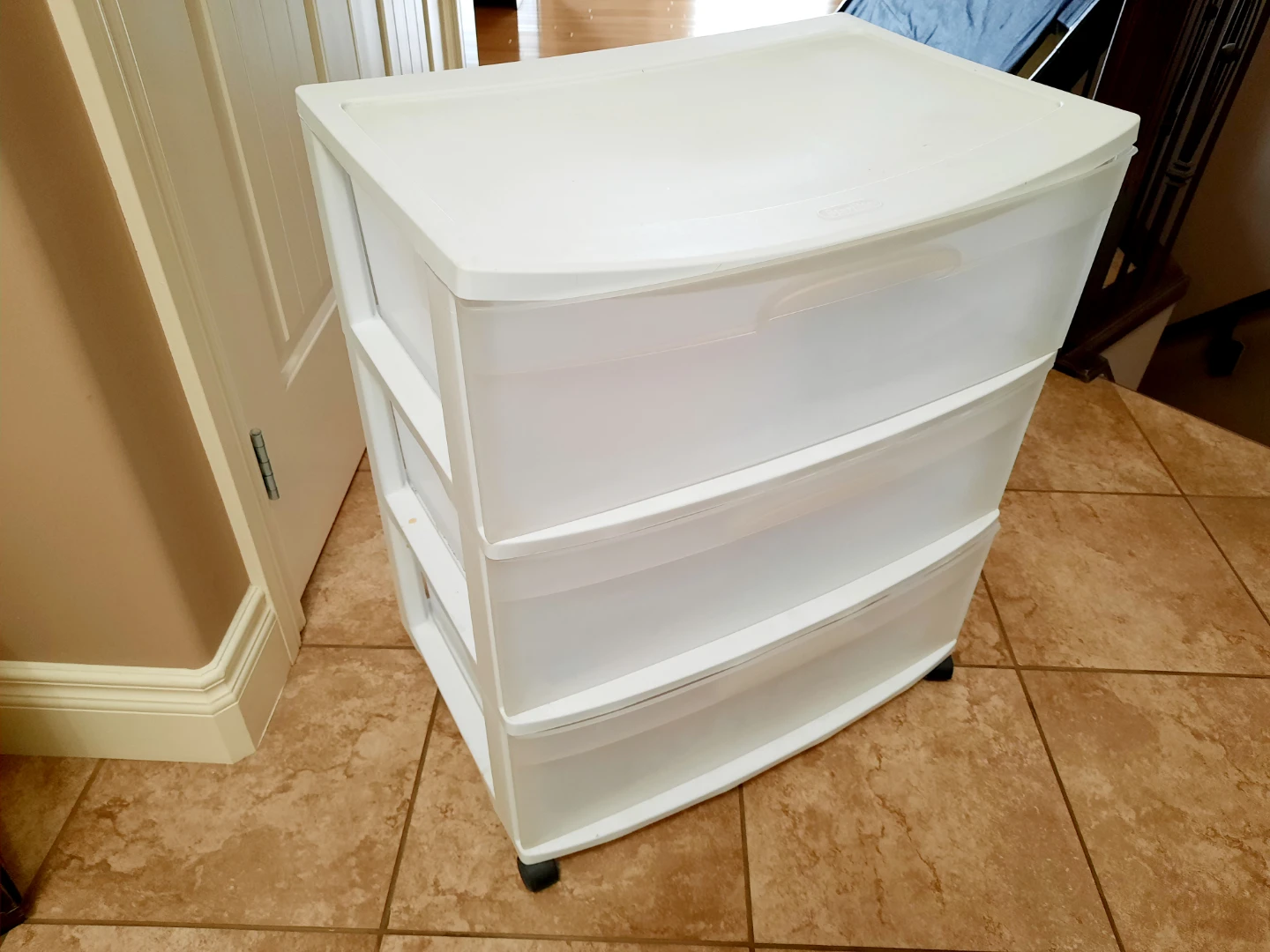 Sterilite drawers with wheels
