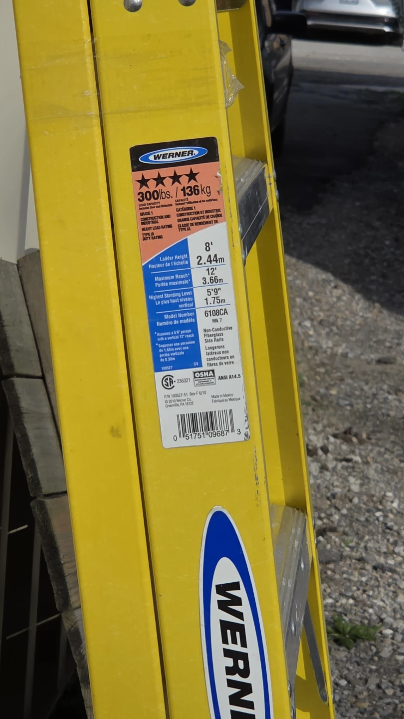 Werner 8' Fiberglass Step Ladder - photo 2