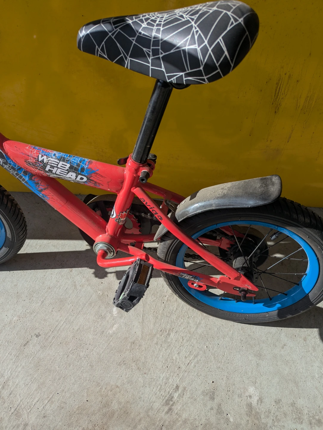 Avigo Web Head Kids Bicycle spiderman with a helmet 13.5 wheel - photo 3