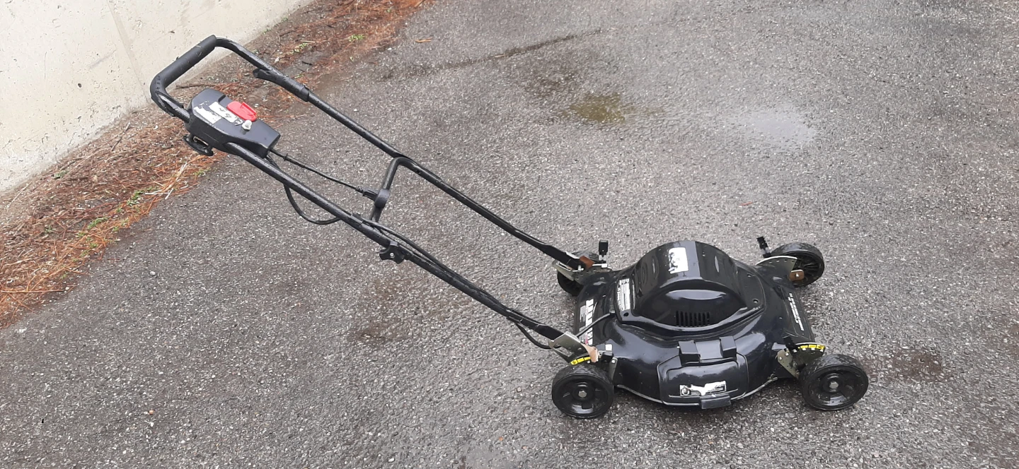 Black & Decker Compact Electric Lawnmower