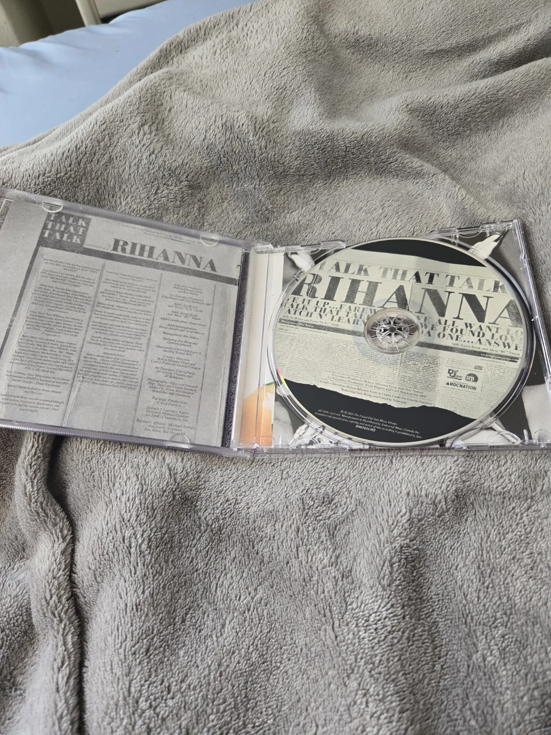 Rihanna Talk That Talk CD - photo 2
