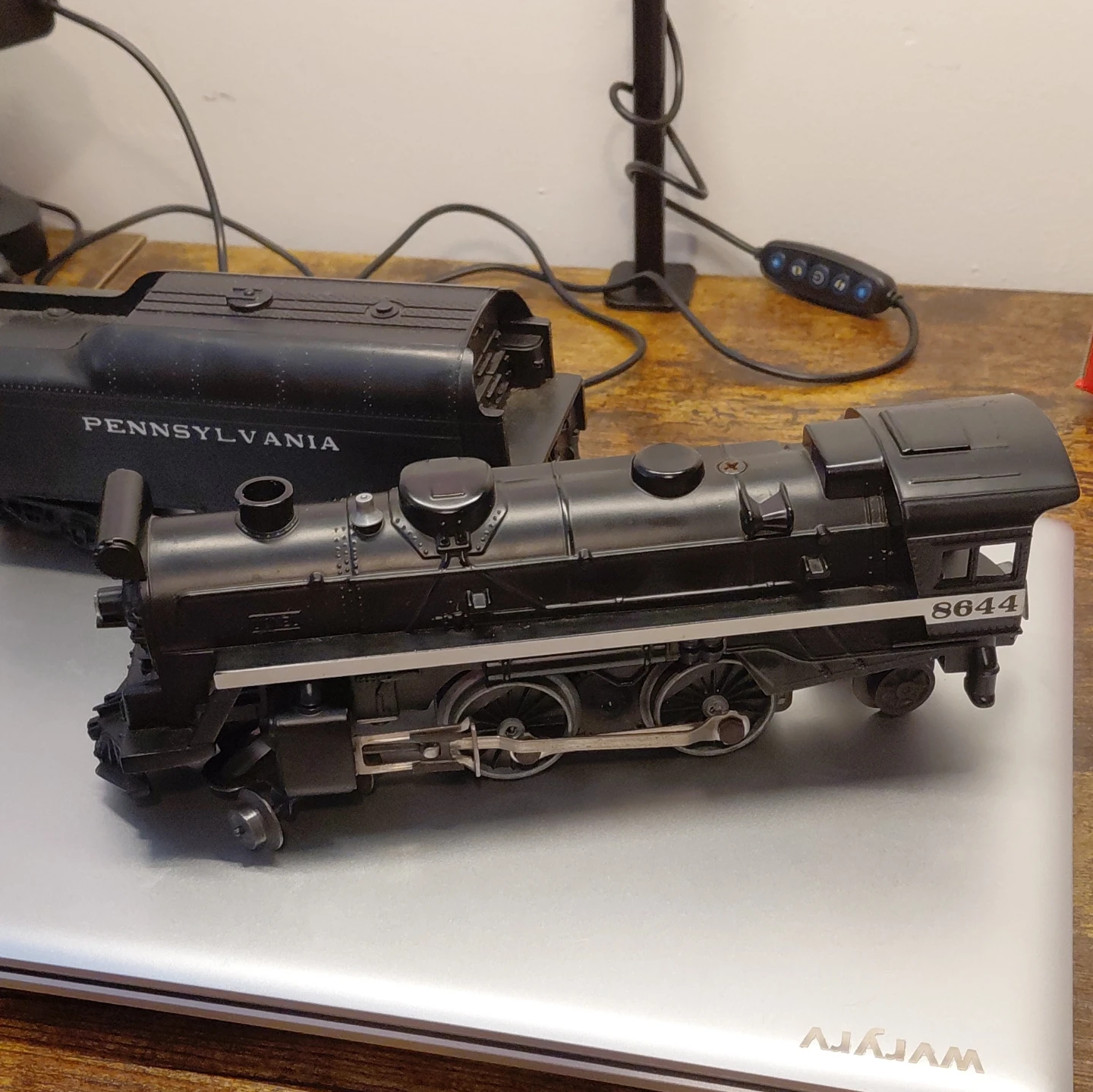 Pennsylvania 8644 Toy Train Engine - photo 3