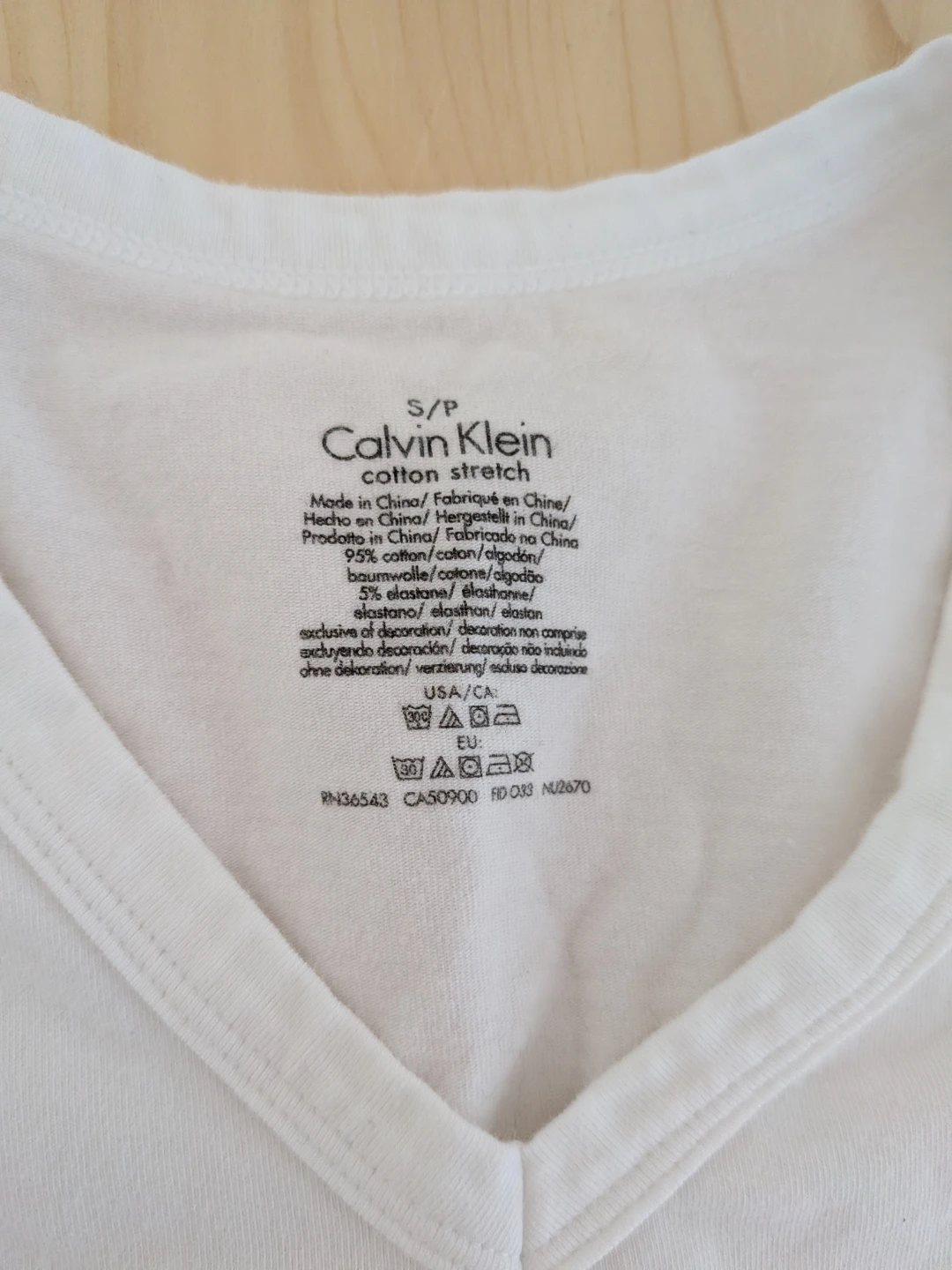 Calvin Klein Cotton Stretch V-Neck T-Shirt - Size S - photo 2