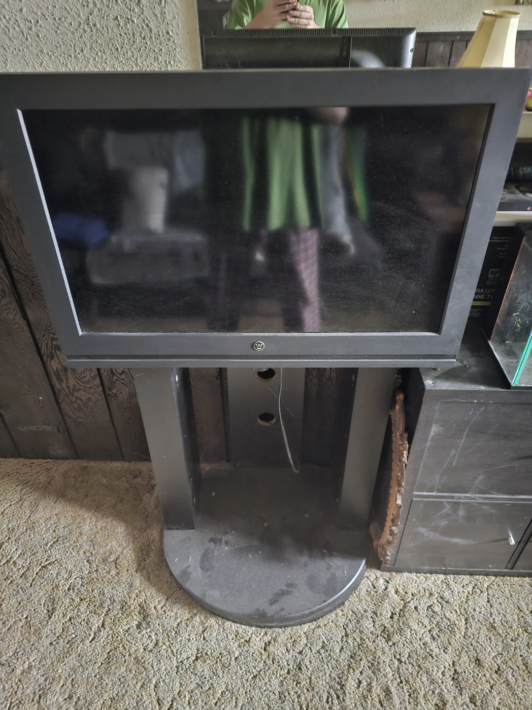 32" lcd older tv stand roku
