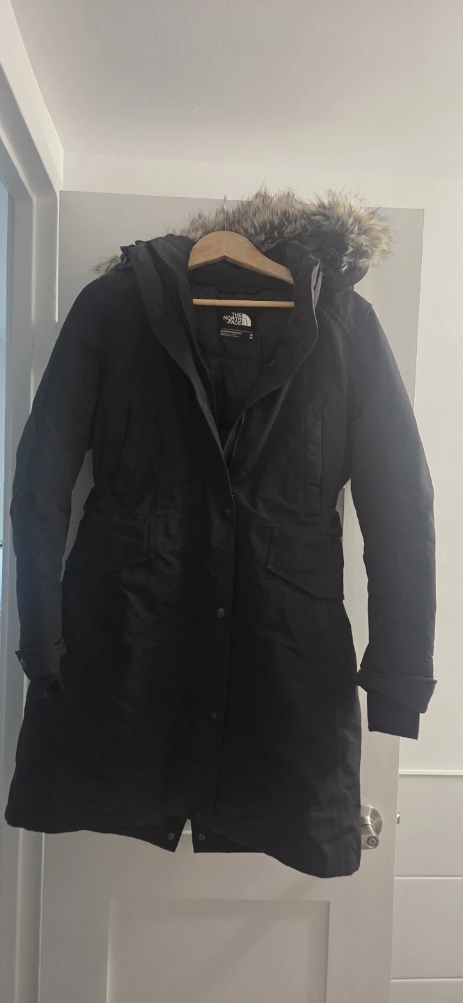 The North Face Women's Parka - Black - Size M