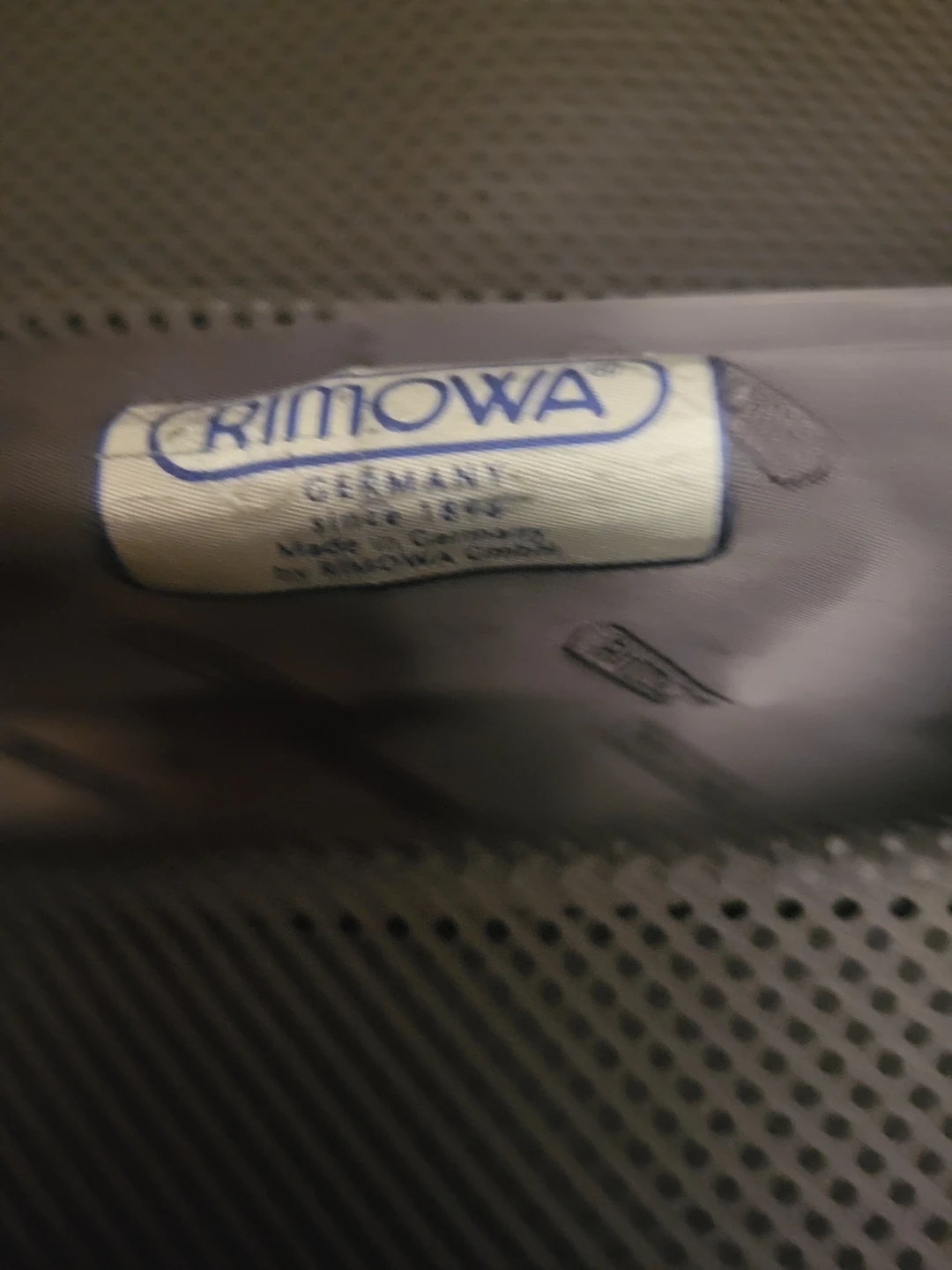 RIMOWA Carry-On Suitcase - photo 4