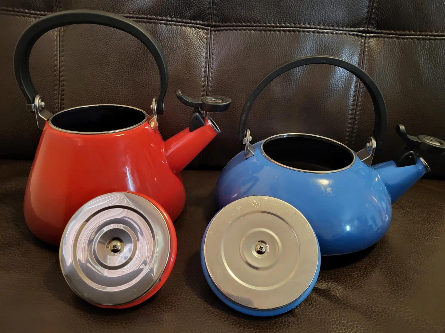 Le Creuset Whistling Kettles - Red & Blue - photo 4