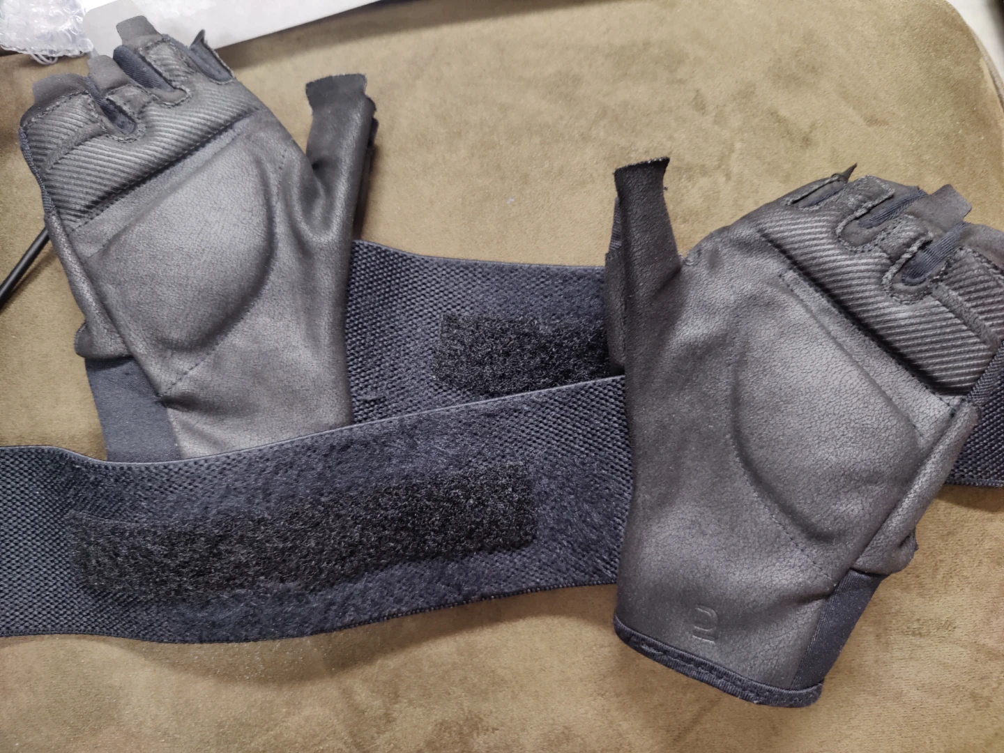 Gym Weightlifting Gloves with Wrist Support