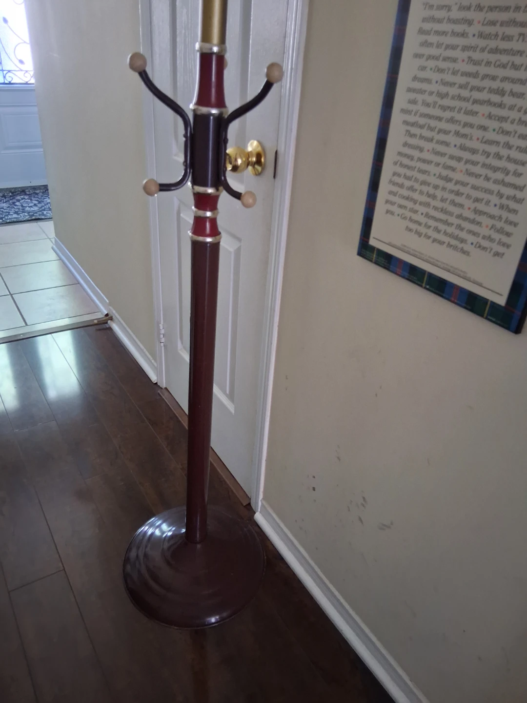 Elegant Wooden Coat Rack with Multiple Hooks - photo 2