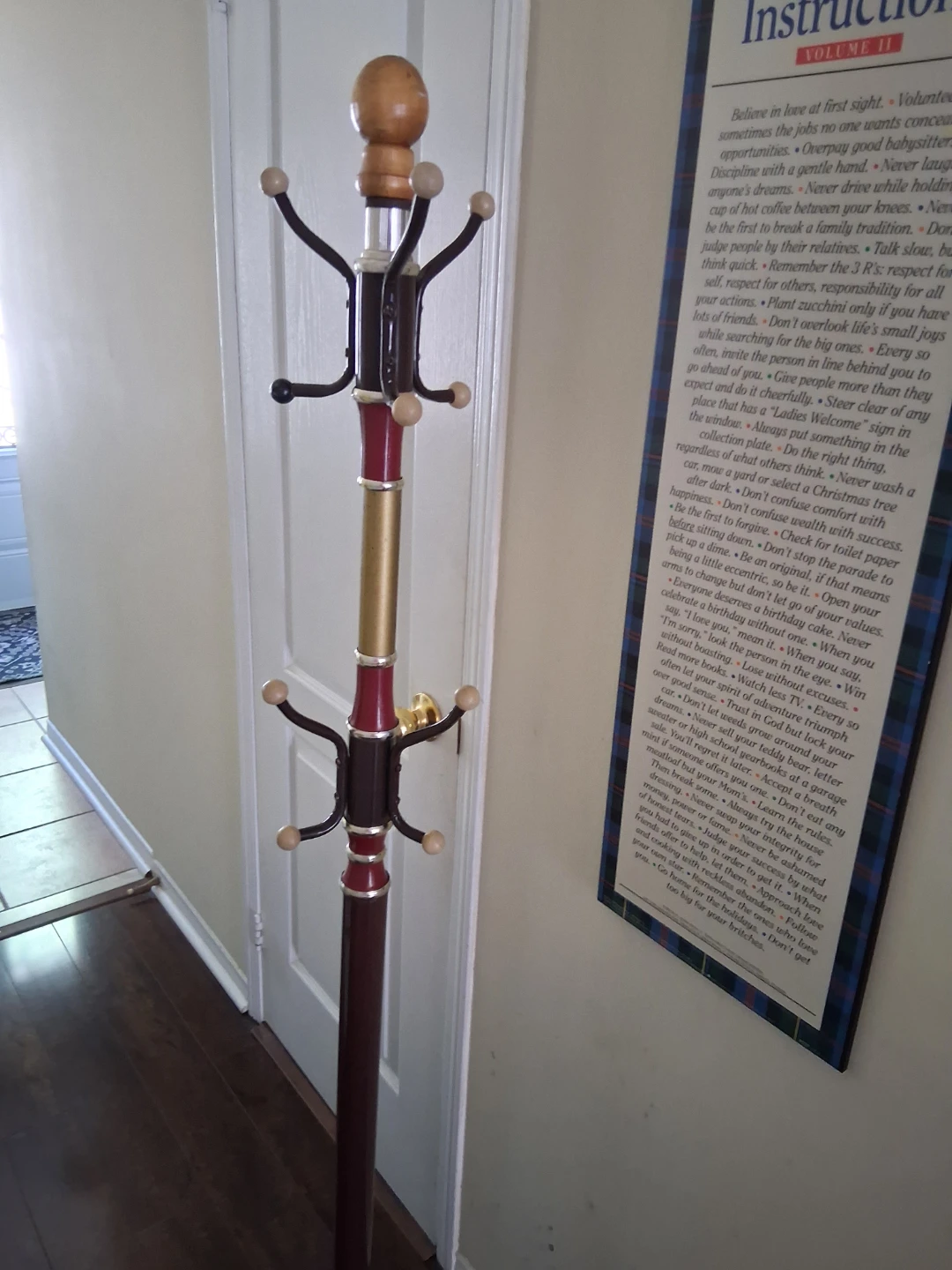Elegant Wooden Coat Rack with Multiple Hooks - photo 4